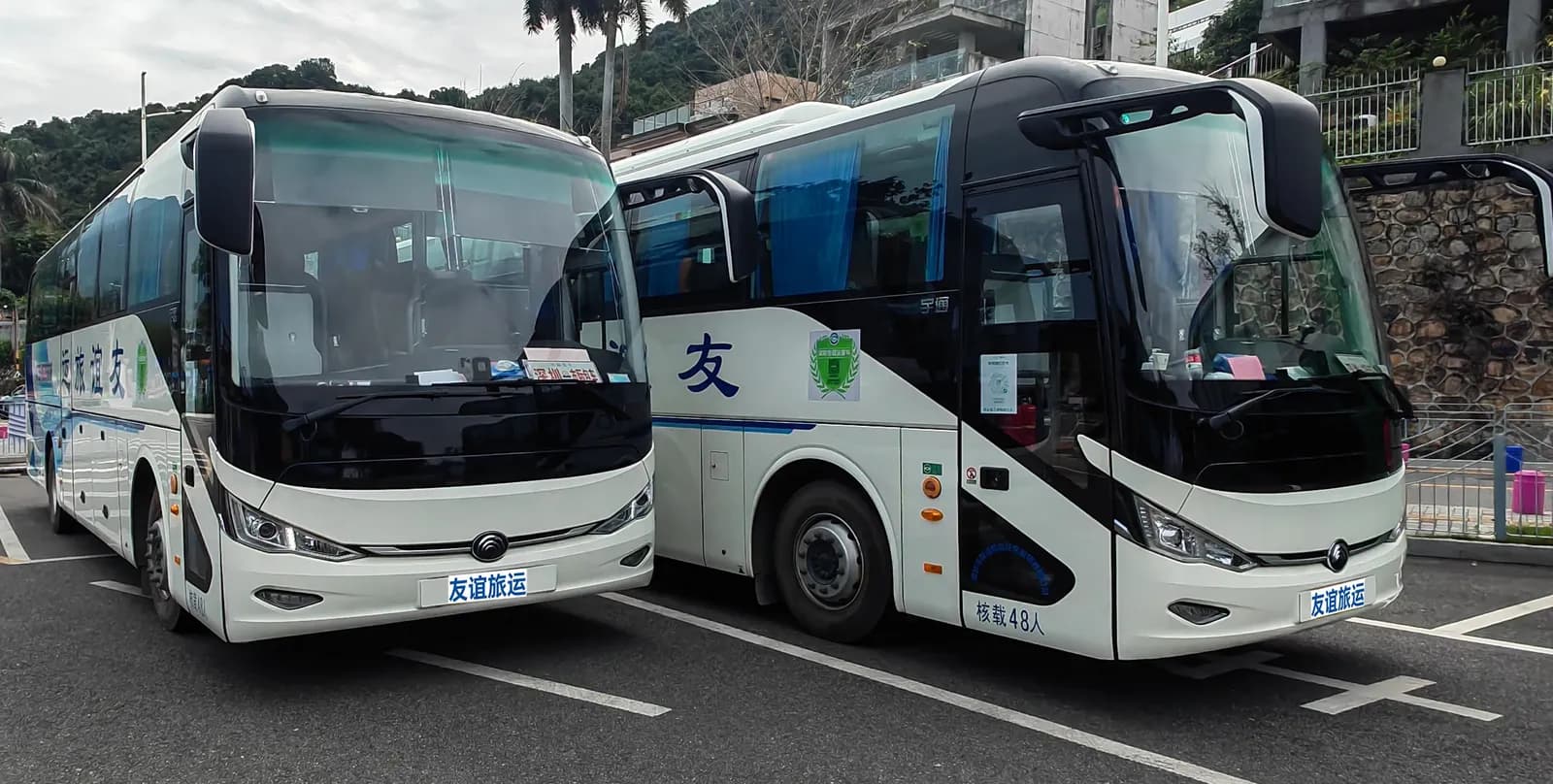 大巴车外观