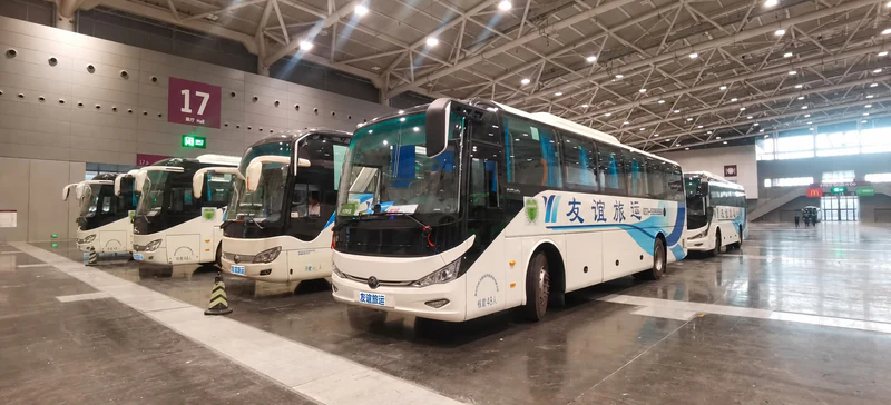 友谊旅运团队包车与车辆到位场景